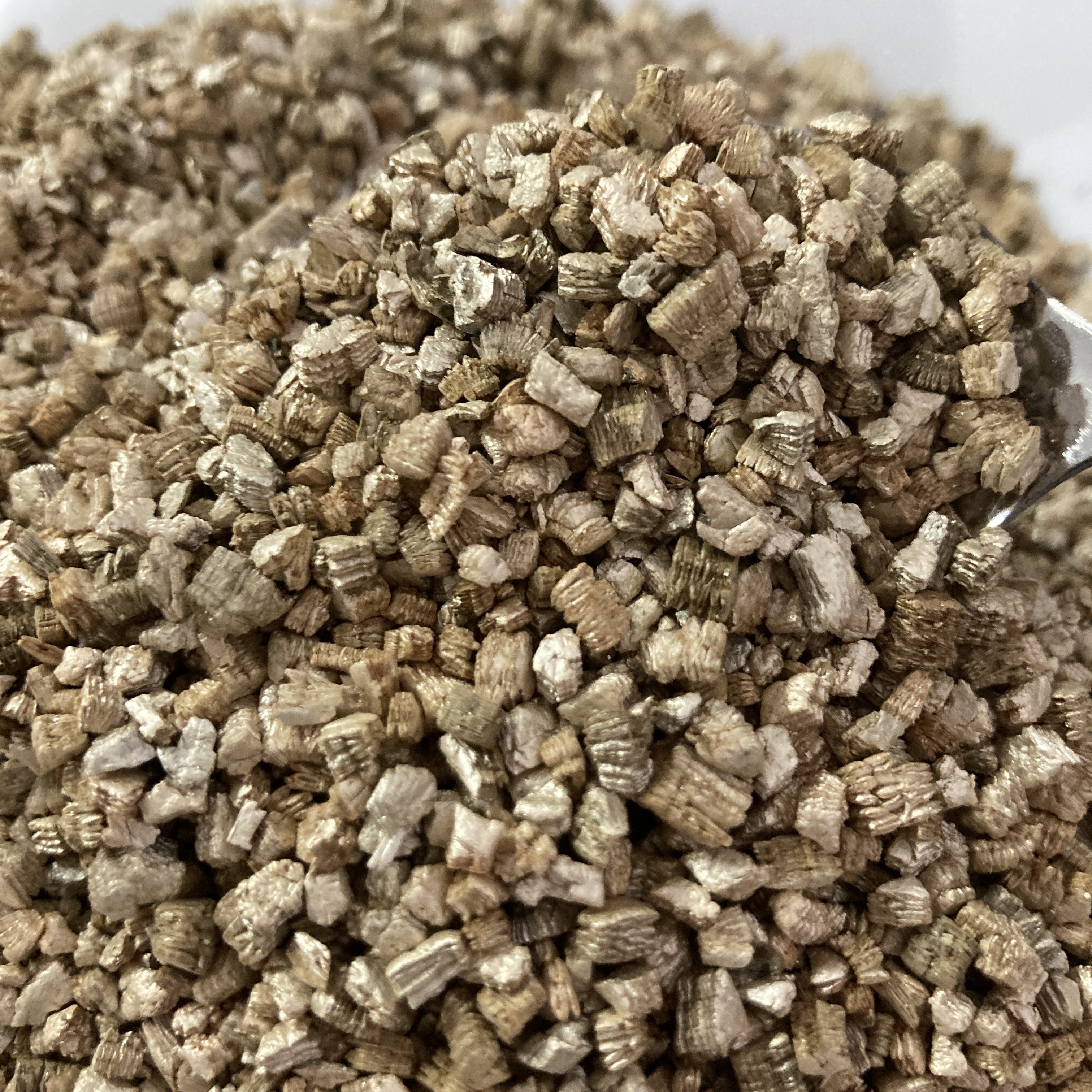 Golden vermiculite particle silver vermiculite for horticultural seedling insulation